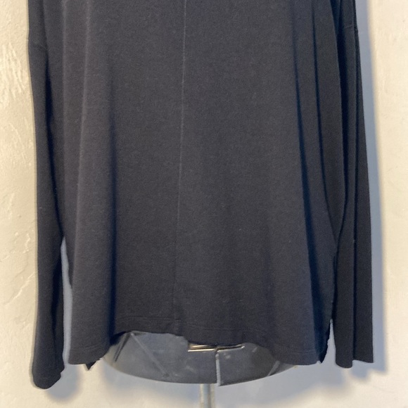 Old Navy Active Black Sweater - Picture 3 of 14